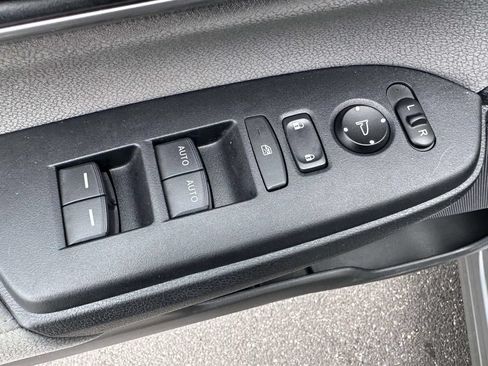 Used 2019 Honda CR-V EX image 9