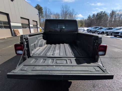 Used 2021 Jeep Gladiator Willys image 25