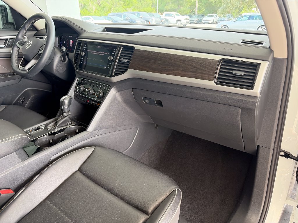 Certified 2023 Volkswagen Atlas SE w/ Black Wheel Package FWD image 29