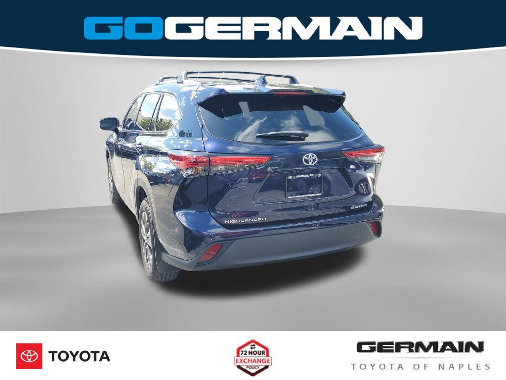 Used 2022 Toyota Highlander XLE AWD/4WD image 12