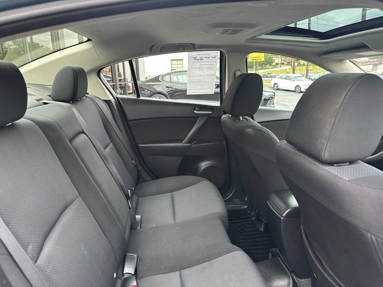 Used 2011 MAZDA MAZDA3 i Touring FWD image 13