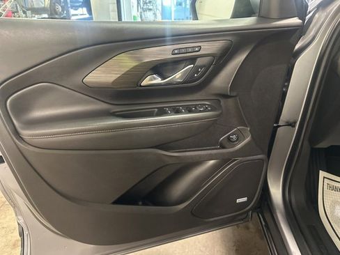 Used 2018 GMC Terrain SLT w/ Preferred Package image 9