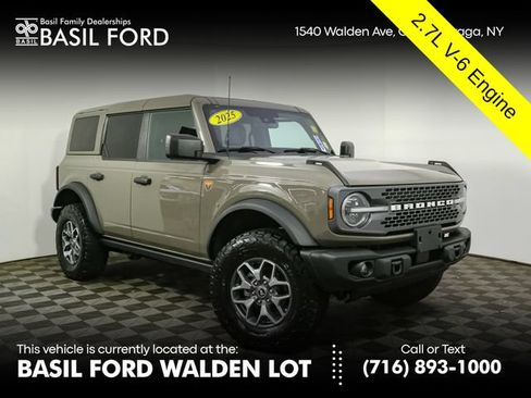 Used 2025 Ford Bronco Badlands AWD/4WD image 1
