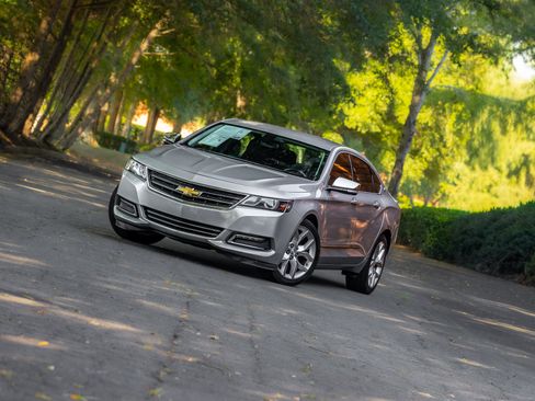 Used 2018 Chevrolet Impala Premier FWD image 21