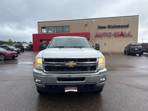 Used 2011 Chevrolet Silverado 2500 LT w/ Interior Plus Package AWD/4WD image 8