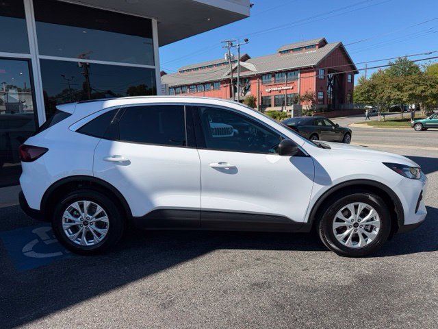 Used 2024 Ford Escape Active w/ Cold Weather Package FWD image 10