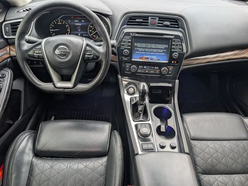 Used 2016 Nissan Maxima Platinum w/ Interior Lighting Package FWD image 10