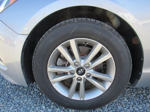 Used 2017 Hyundai Sonata SE image 10