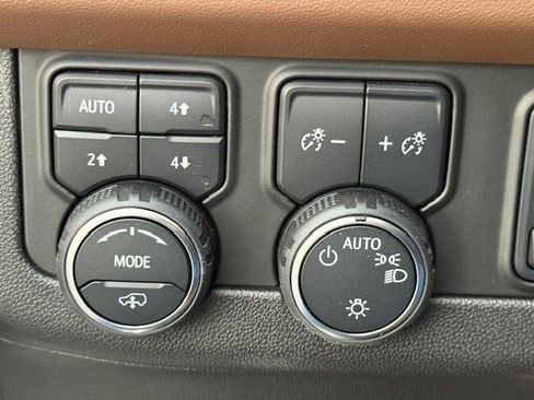 Certified 2024 Chevrolet Suburban High Country image 41