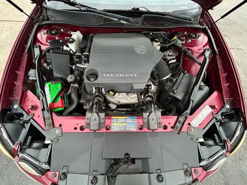 Used 2005 Buick LaCrosse CXS w/ Chrome Appearance Package image 12