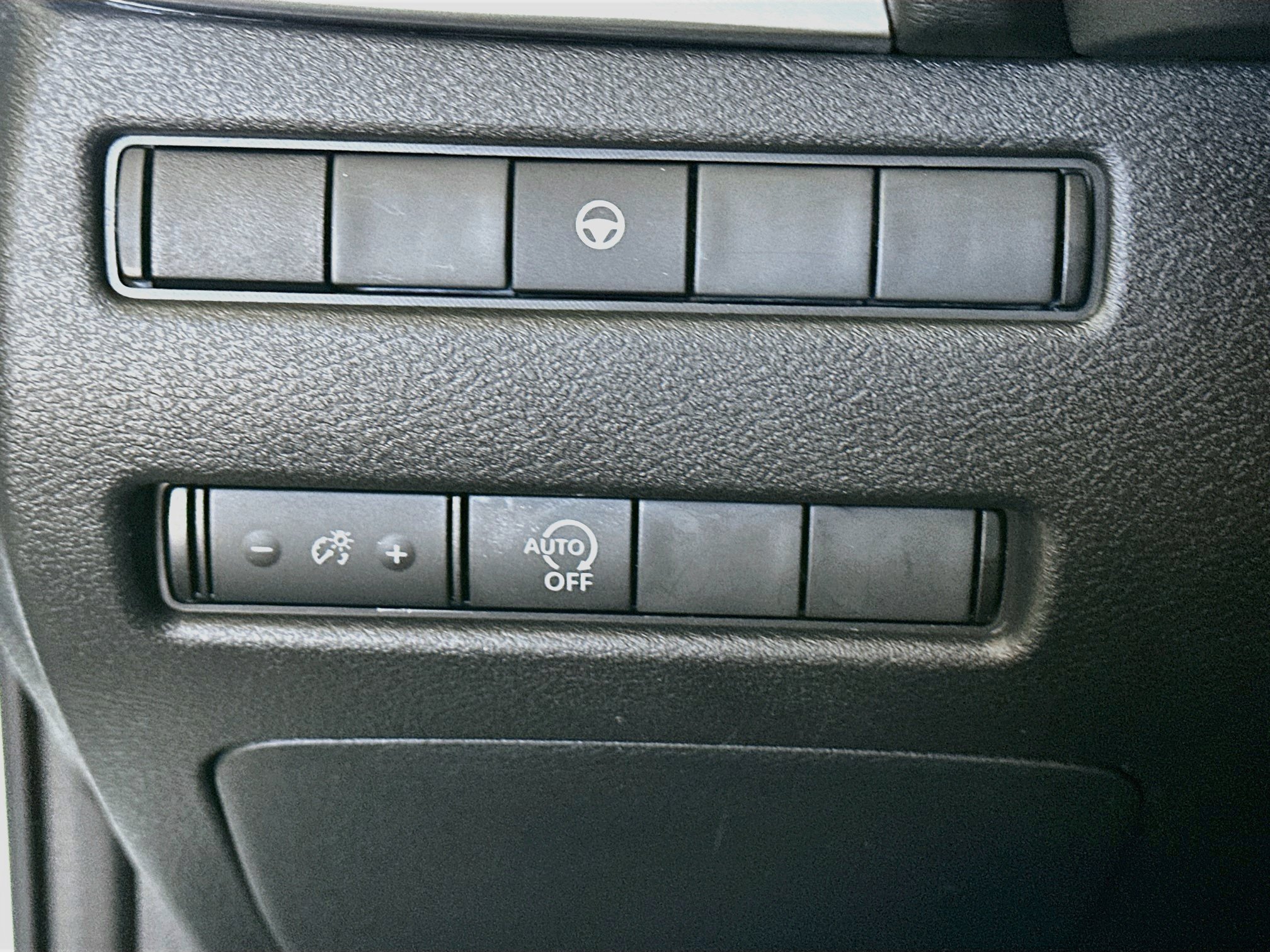 Used 2023 Nissan Rogue SV FWD image 17