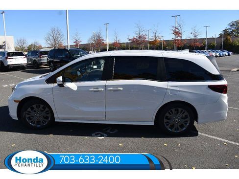 New 2026 Honda Odyssey Touring image 6