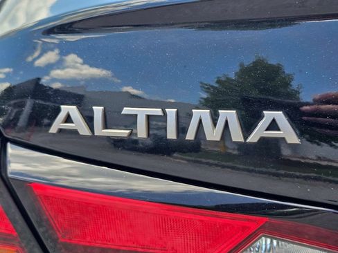 Used 2023 Nissan Altima 2.5 SR FWD image 10