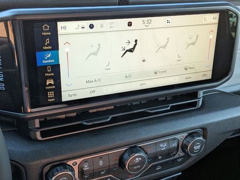 New 2026 Jeep Gladiator Sport image 22