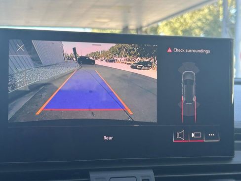 Used 2023 Audi Q5 2.0T Premium w/ Convenience Package image 18