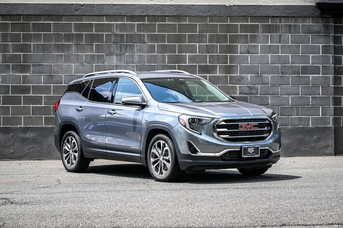 Used 2020 GMC Terrain SLT w/ Preferred Package AWD/4WD image 2