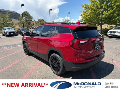 Used 2024 GMC Terrain SLE w/ Elevation Edition AWD/4WD image 4