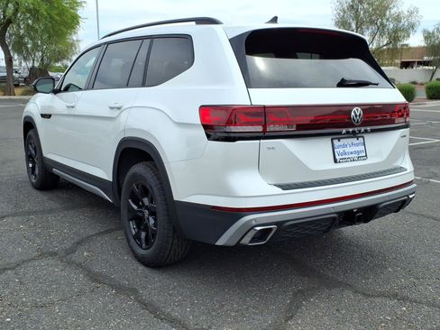 New 2026 Volkswagen Atlas Peak Edition image 5
