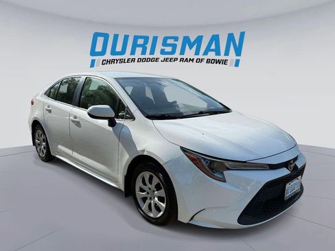 Used 2022 Toyota Corolla LE FWD image 1