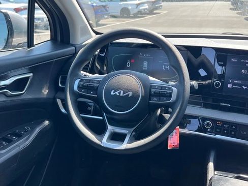 Used 2023 Kia Sportage LX AWD/4WD image 12
