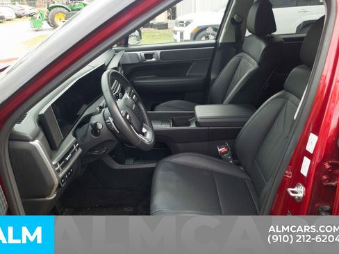 Used 2025 Hyundai Santa Fe SEL FWD image 7