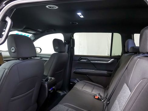 Certified 2025 GMC Acadia Elevation image 15