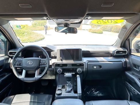 Used 2025 Toyota 4Runner SR5 RWD image 1