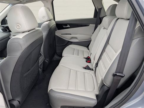 Used 2020 Kia Sorento SX image 13