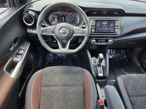 Used 2018 Nissan Kicks SR FWD image 16