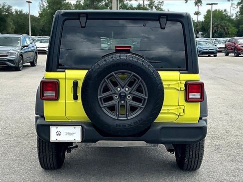 Used 2024 Jeep Wrangler Sport S image 6