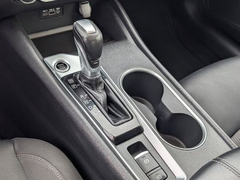 Used 2019 Nissan Altima 2.5 SV image 16