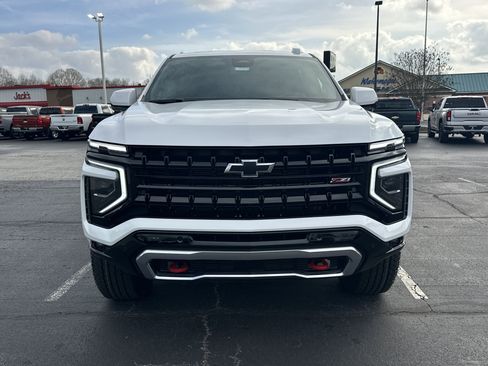 New 2026 Chevrolet Suburban Z71 image 3
