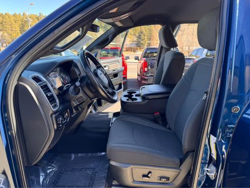 Used 2024 RAM 2500 Big Horn w/ Sport Appearance Package image 9