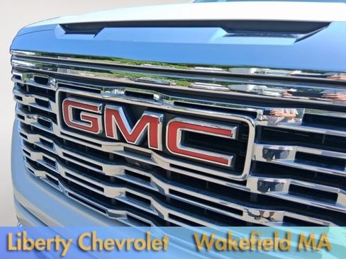 Used 2023 GMC Sierra 1500 Denali w/ Denali Reserve Package AWD/4WD image 9