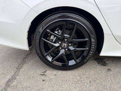 Used 2025 Honda Civic Sport image 9