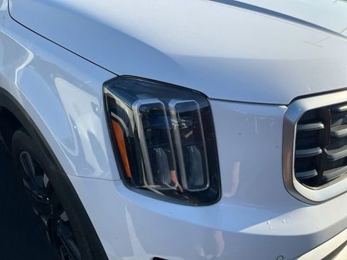Used 2024 Kia Telluride SX w/ Towing Package FWD image 3
