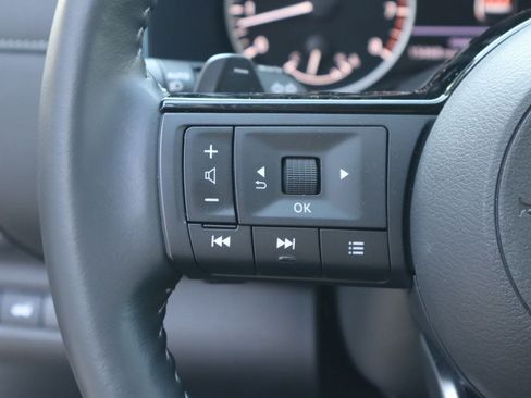 Used 2024 Nissan Pathfinder SL FWD image 13