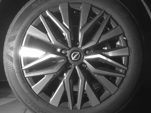 Used 2025 Nissan Altima 2.5 SV FWD image 13