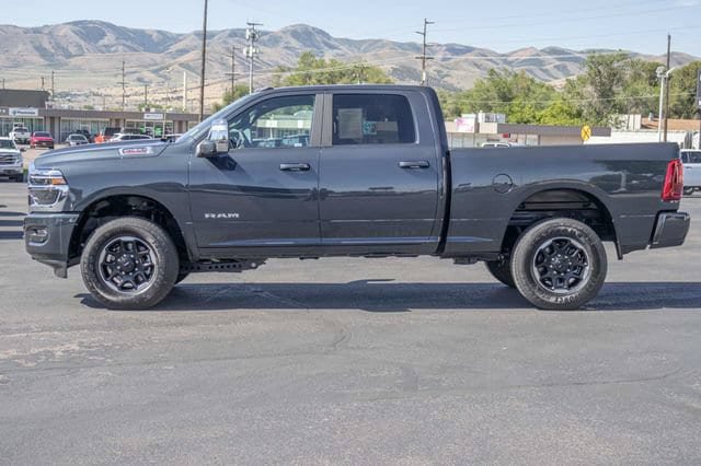 Used 2026 RAM 2500 Laramie AWD/4WD image 3