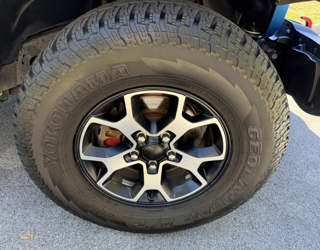 Used 2021 Jeep Wrangler Unlimited Rubicon w/ Safety Group AWD/4WD image 13