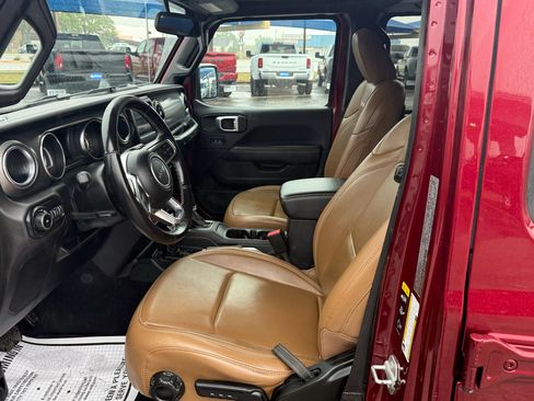 Used 2021 Jeep Wrangler Unlimited Rubicon AWD/4WD image 10