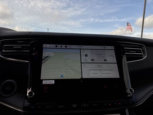 Used 2022 Jeep Grand Wagoneer Series I w/ Flexible Seating Group image 24