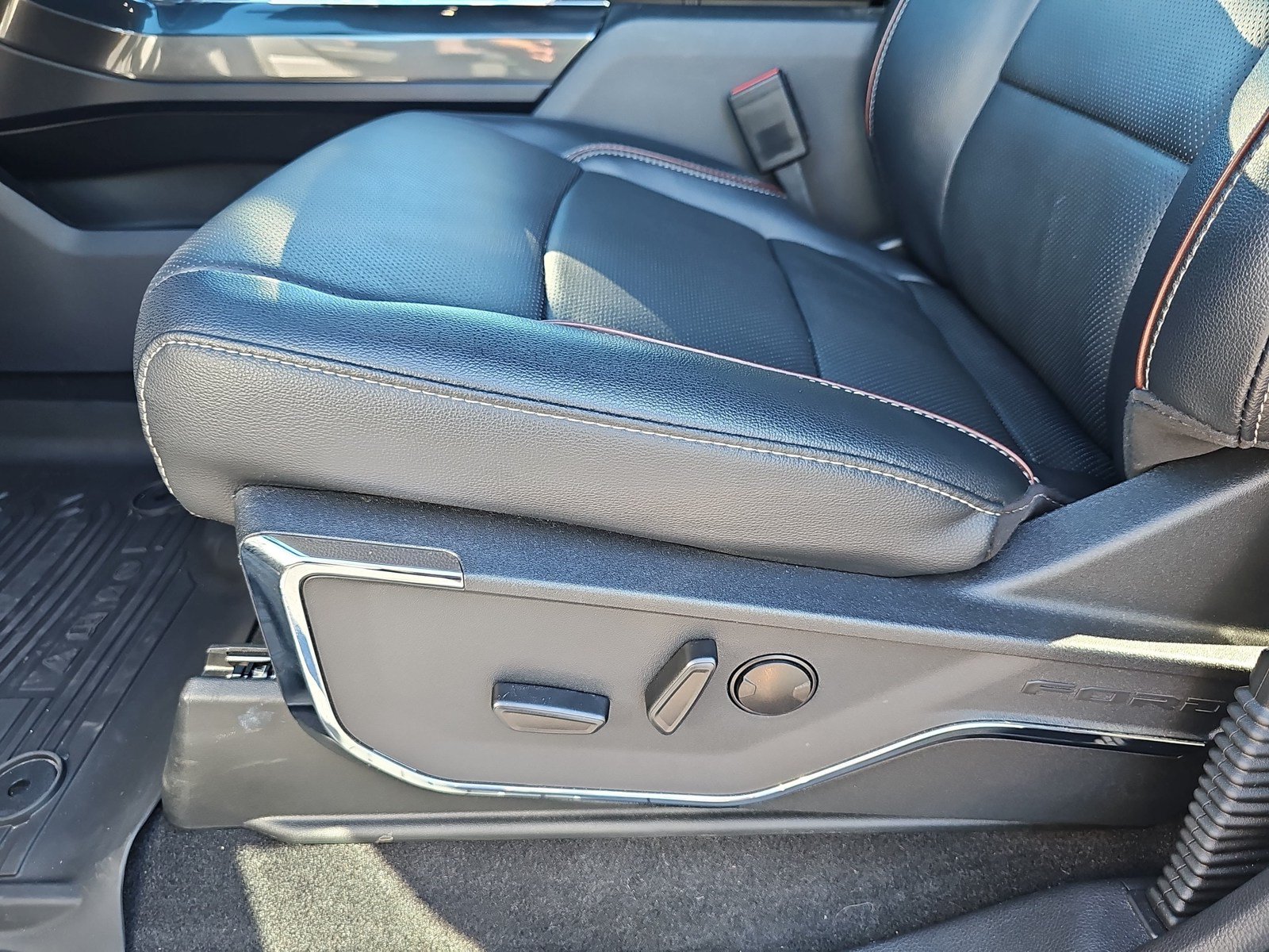 Used 2023 Ford F150 Lariat AWD/4WD image 16