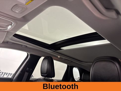 Used 2022 Jeep Cherokee Limited image 10