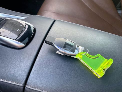 Used 2017 Mercedes-Benz S 550 Sedan image 11