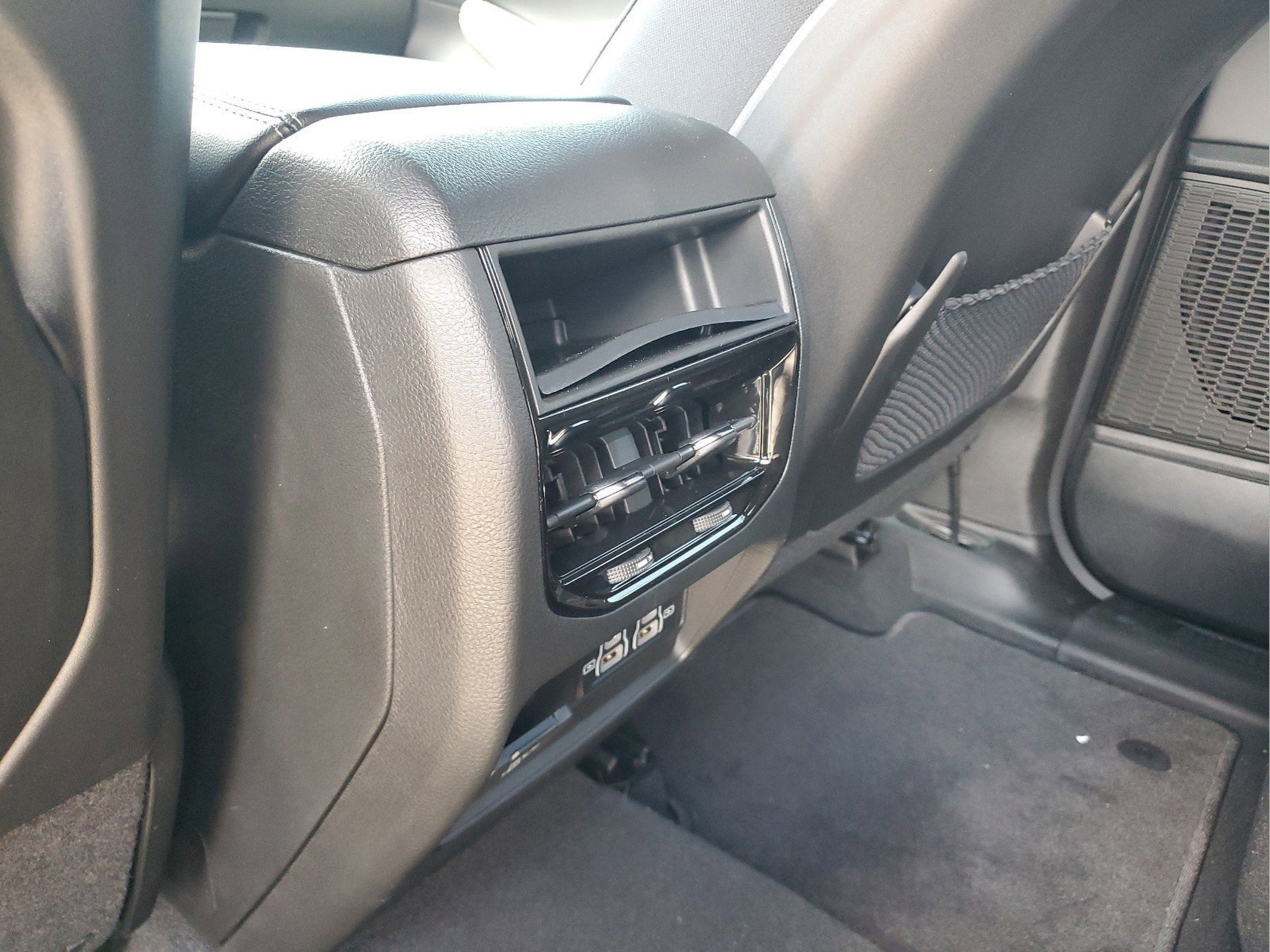 Used 2025 Jeep Grand Cherokee Laredo w/ Luxury Tech Group I AWD/4WD image 13