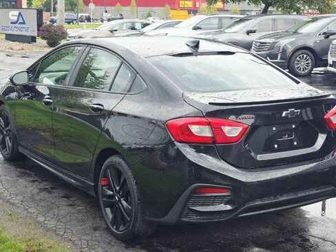 Used 2018 Chevrolet Cruze LT w/ Redline Edition FWD image 4