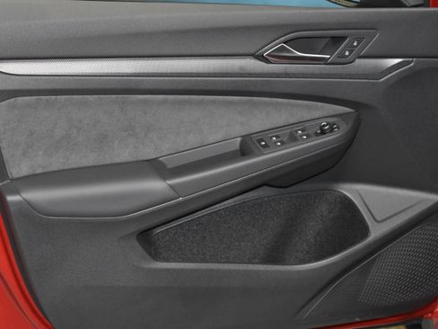 New 2025 Volkswagen GTI SE image 3