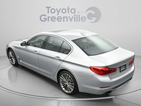 Used 2017 BMW 540i RWD image 9
