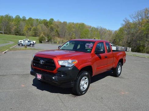 Used 2017 Toyota Tacoma 4x4 Access Cab image 48